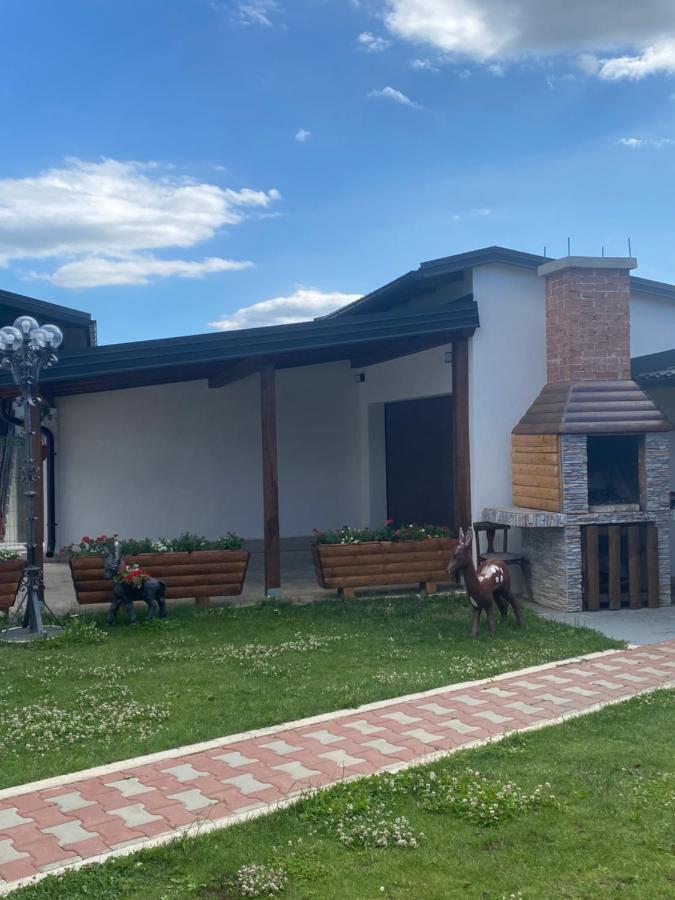 Apartman Filip Udbina Exterior foto